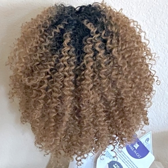 Women’s Curly Ombré Honey Brown Black Full Wig Synthetic Voluminous NWT - Picture 3 of 11